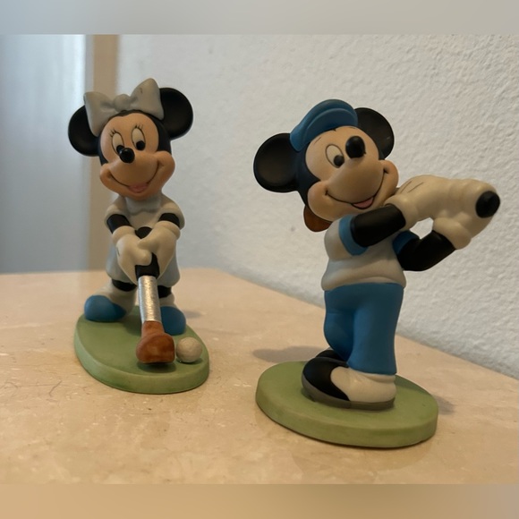 Mickey and Minnie Mouse golfer figurines. - Picture 6 of 12